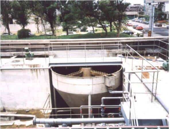 Revestimiento en tanques de aguas de proceso